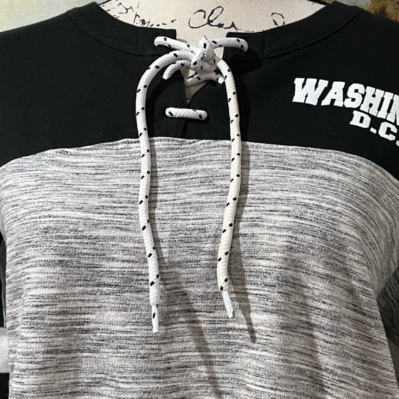 NWOT LE Washington D.C. 70% Cotton Sweatshirt - Picture 2 of 10